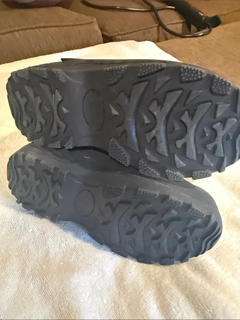 Source Unknown Kids Black and Orange Winter Boots